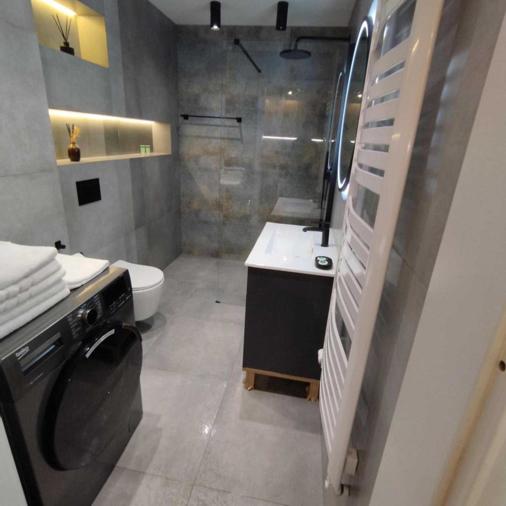 Mieszkanie W Nowoczesnym Halo Apartament W Centrum วรอตซวาฟ ภายนอก รูปภาพ